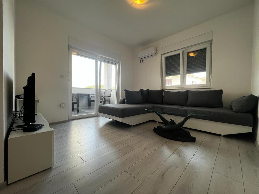 Apartments Petrusic Supetarska Draga Ngoại thất bức ảnh