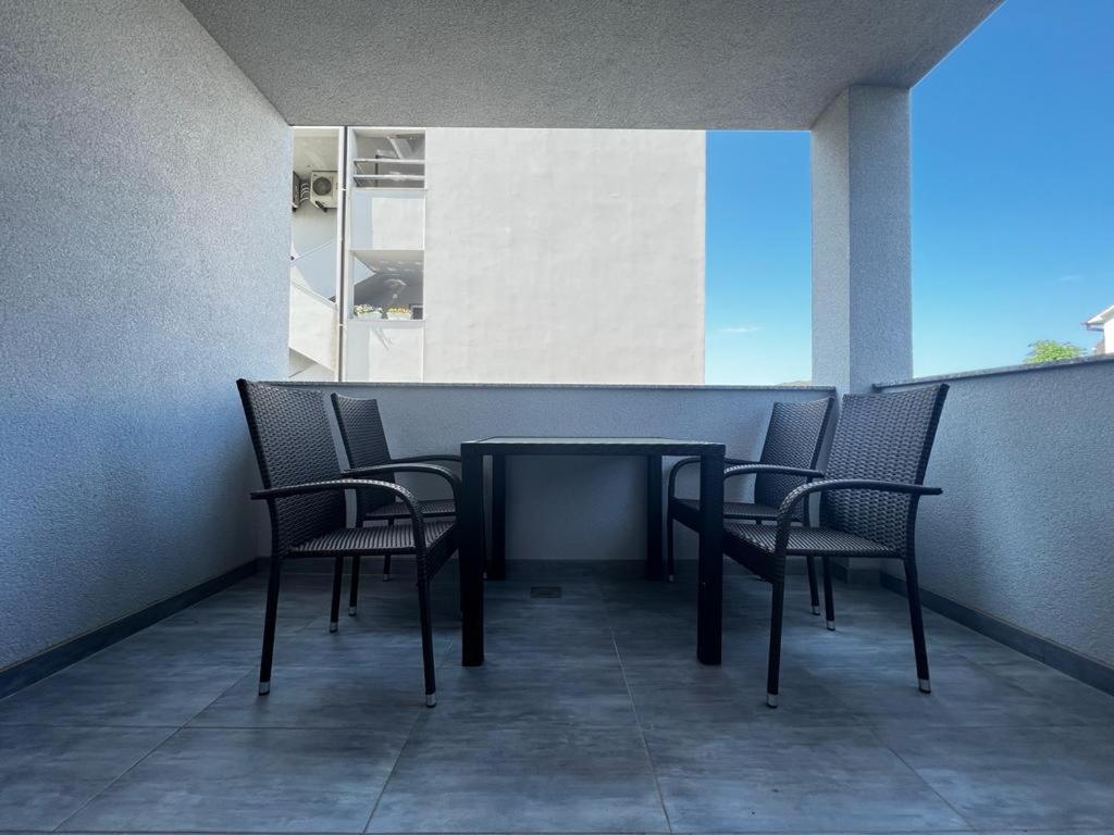 Apartments Petrusic Supetarska Draga Ngoại thất bức ảnh