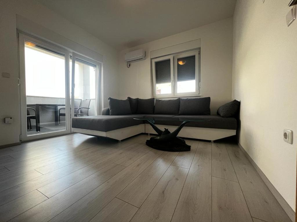 Apartments Petrusic Supetarska Draga Ngoại thất bức ảnh