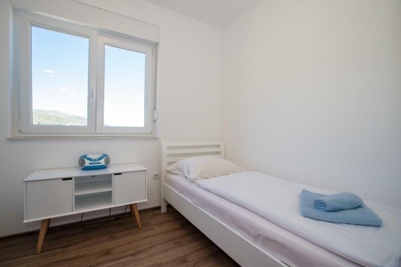 Apartments Petrusic Supetarska Draga Ngoại thất bức ảnh